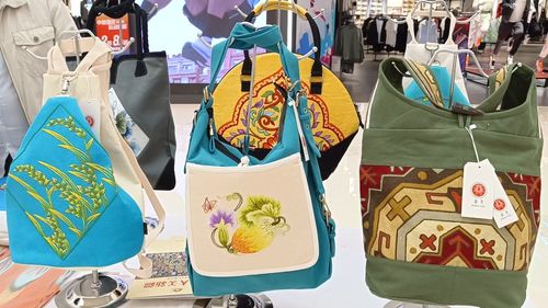 非遺文創(chuàng)產(chǎn)品 當(dāng)傳統(tǒng)技藝遇見(jiàn)現(xiàn)代商業(yè)